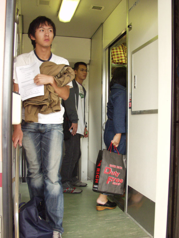 台灣鐵路旅遊攝影PP自強號攝影照片238