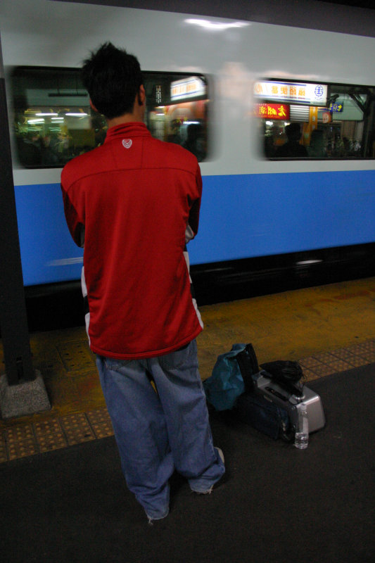 台灣鐵路旅遊攝影台中火車站2006中秋節前夕攝影照片3