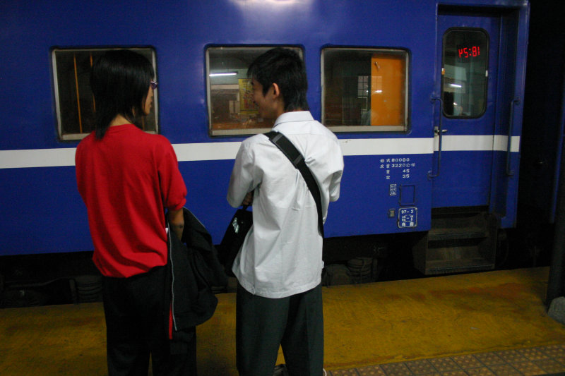 台灣鐵路旅遊攝影台中火車站2006中秋節前夕攝影照片9