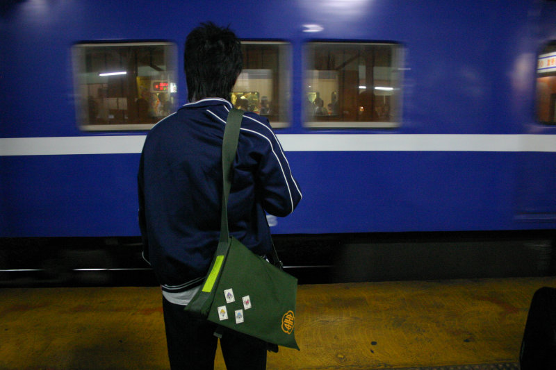 台灣鐵路旅遊攝影台中火車站2006中秋節前夕攝影照片12
