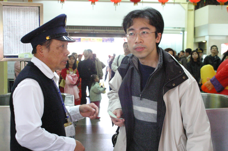 台灣鐵路旅遊攝影台中火車站剪票口2005-02-13攝影照片33