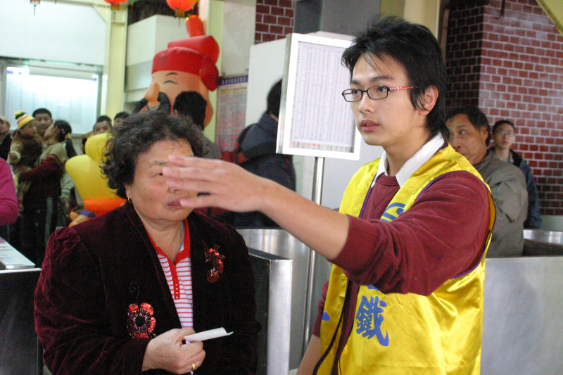 台灣鐵路旅遊攝影台中火車站剪票口2005-02-13攝影照片56