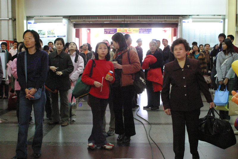 台灣鐵路旅遊攝影台中火車站剪票口2005-02-13攝影照片58