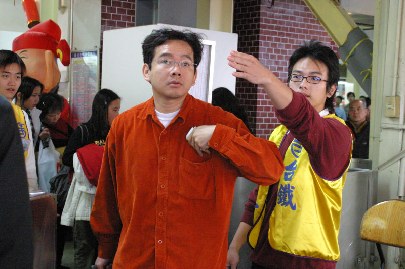 台灣鐵路旅遊攝影台中火車站剪票口2005-02-13攝影照片60