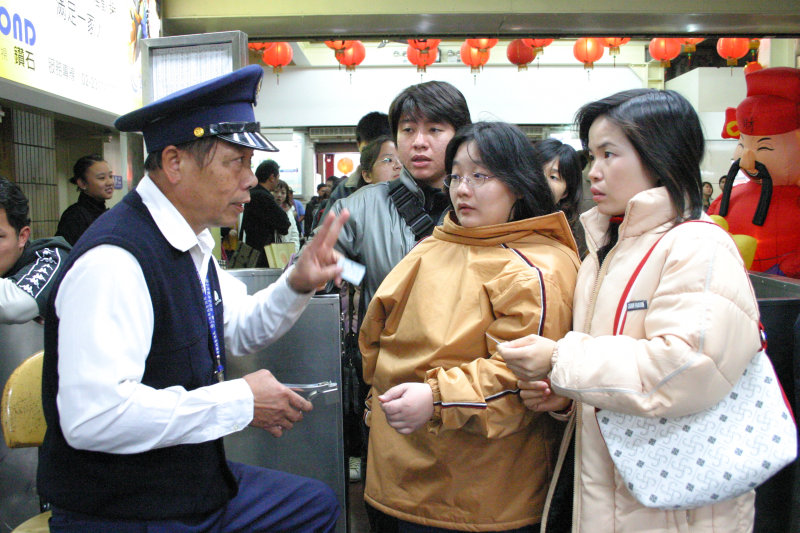 台灣鐵路旅遊攝影台中火車站剪票口2005-02-13攝影照片72