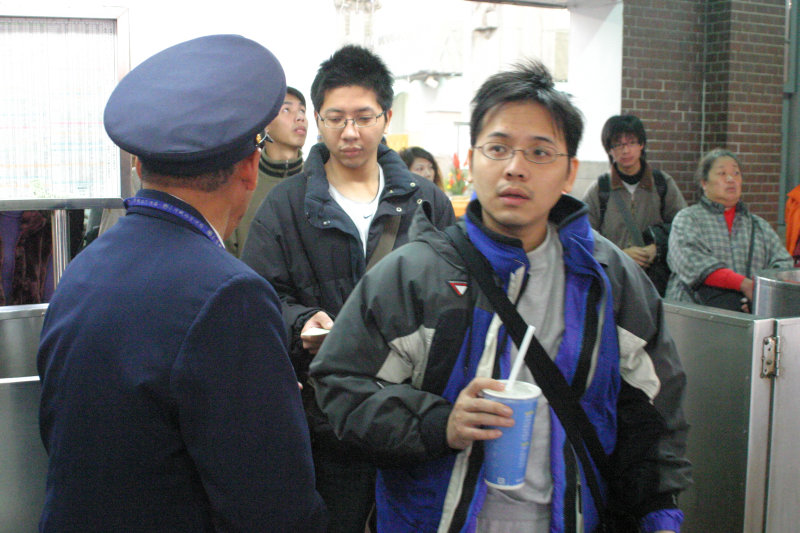 台灣鐵路旅遊攝影台中火車站剪票口2006攝影照片2