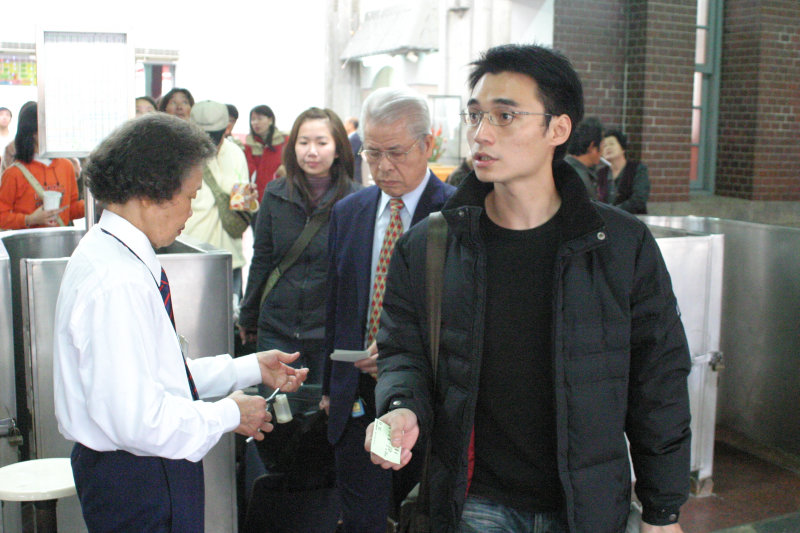 台灣鐵路旅遊攝影台中火車站剪票口2006攝影照片7