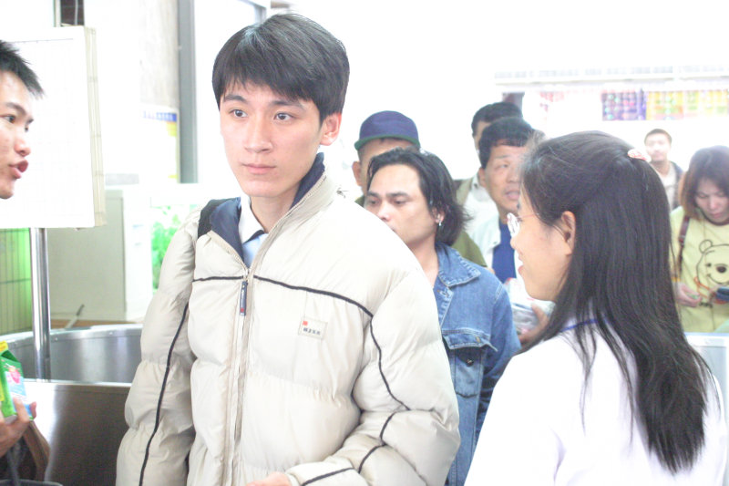 台灣鐵路旅遊攝影台中火車站剪票口2006攝影照片14