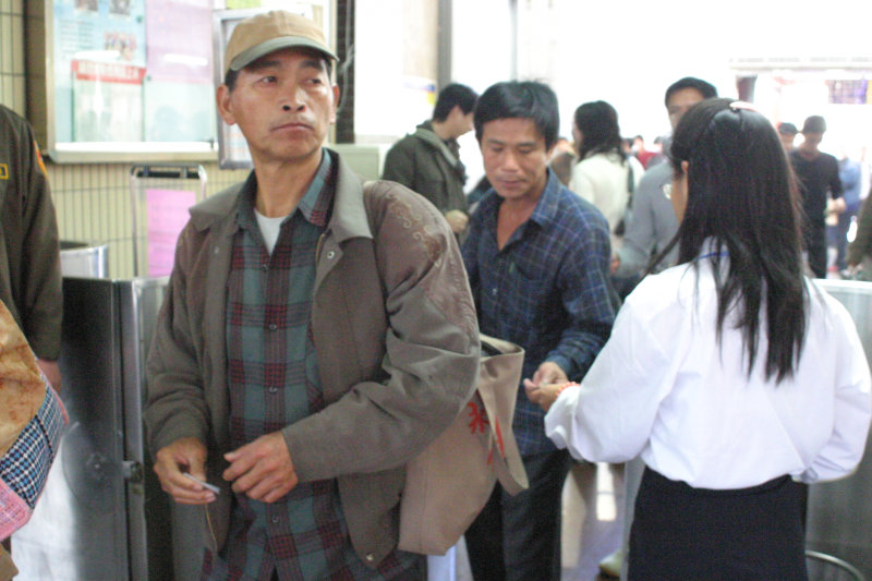台灣鐵路旅遊攝影台中火車站剪票口2006攝影照片20