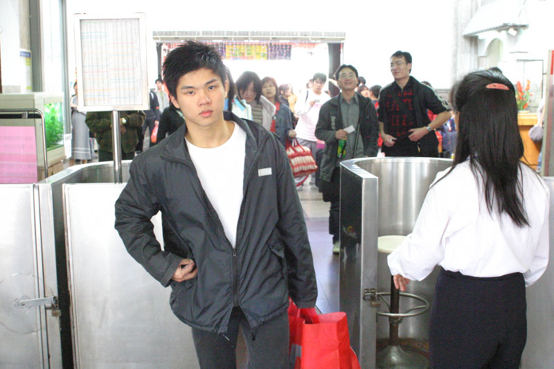 台灣鐵路旅遊攝影台中火車站剪票口2006攝影照片25