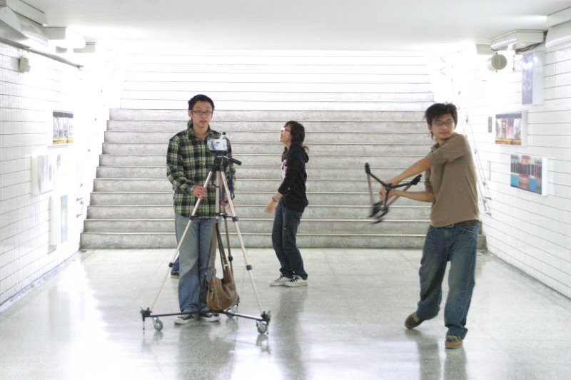 台灣鐵路旅遊攝影台中火車站地下道影片拍攝2004-12-25攝影照片8