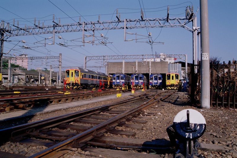 台灣鐵路旅遊攝影台中火車站後站台中機務段攝影照片1