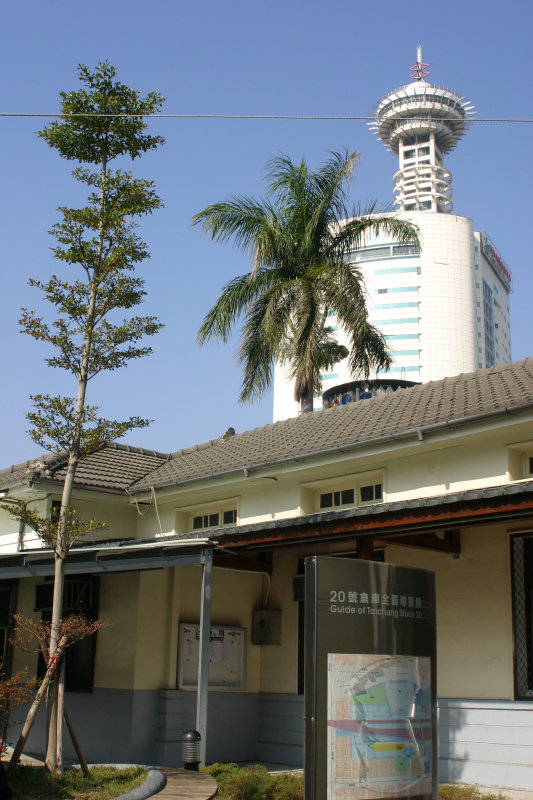 台灣鐵路旅遊攝影台中火車站後站廣場攝影照片10