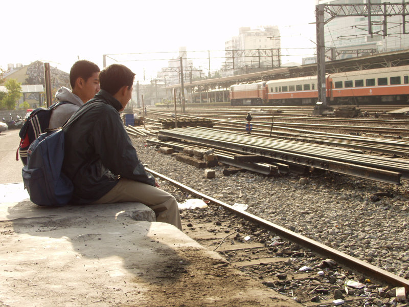 台灣鐵路旅遊攝影台中火車站後站水泥貨運月台攝影照片3