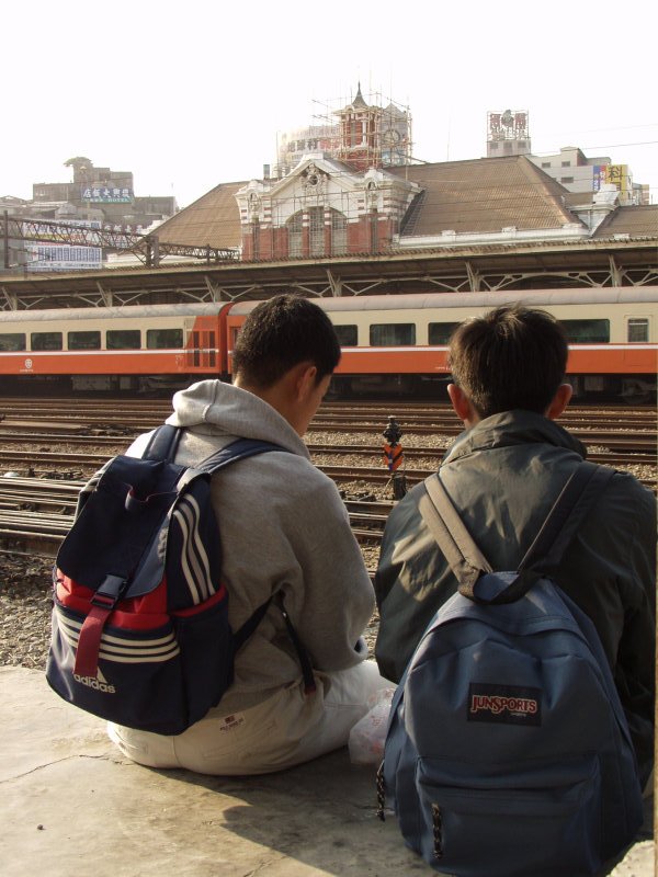 台灣鐵路旅遊攝影台中火車站後站水泥貨運月台攝影照片4