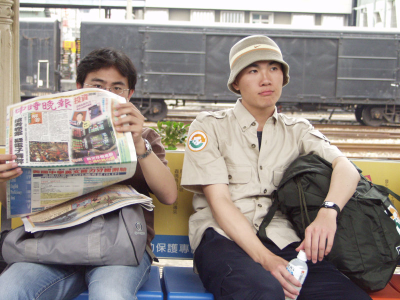 台灣鐵路旅遊攝影台中火車站月台旅客2002年攝影照片53