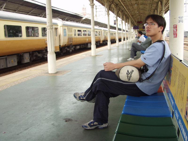 台灣鐵路旅遊攝影台中火車站月台旅客2002年攝影照片110