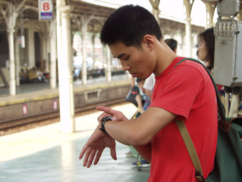 台灣鐵路旅遊攝影台中火車站月台旅客2002年攝影照片133