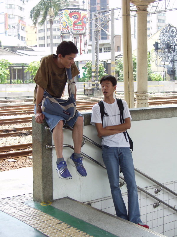 台灣鐵路旅遊攝影台中火車站月台旅客2002年攝影照片162