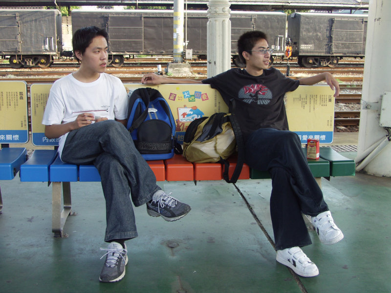 台灣鐵路旅遊攝影台中火車站月台旅客2002年攝影照片180