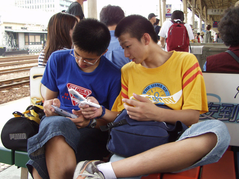 台灣鐵路旅遊攝影台中火車站月台旅客2002年攝影照片193