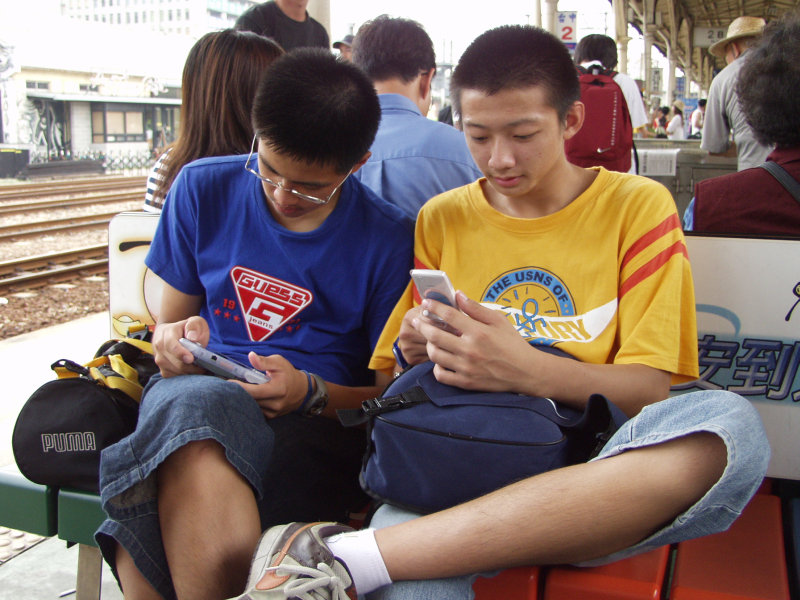 台灣鐵路旅遊攝影台中火車站月台旅客2002年攝影照片194