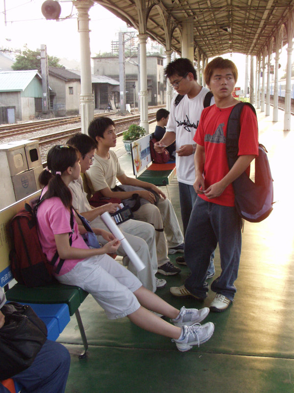 台灣鐵路旅遊攝影台中火車站月台旅客2002年攝影照片201