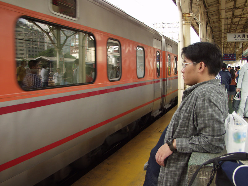 台灣鐵路旅遊攝影台中火車站月台旅客2002年攝影照片231