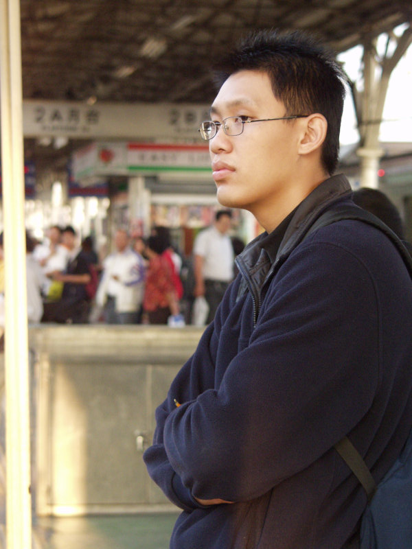 台灣鐵路旅遊攝影台中火車站月台旅客2002年攝影照片239