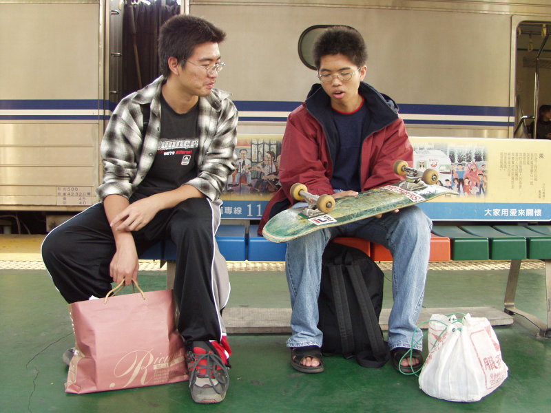 台灣鐵路旅遊攝影台中火車站月台旅客2002年攝影照片265