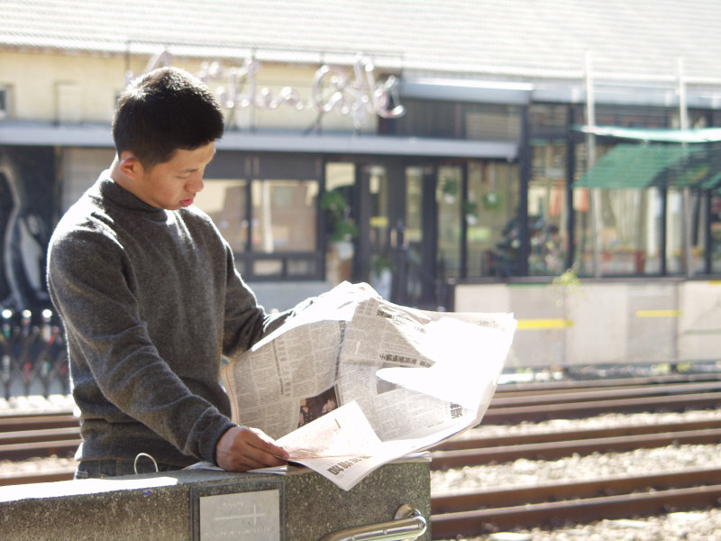 台灣鐵路旅遊攝影台中火車站月台旅客2002年攝影照片285