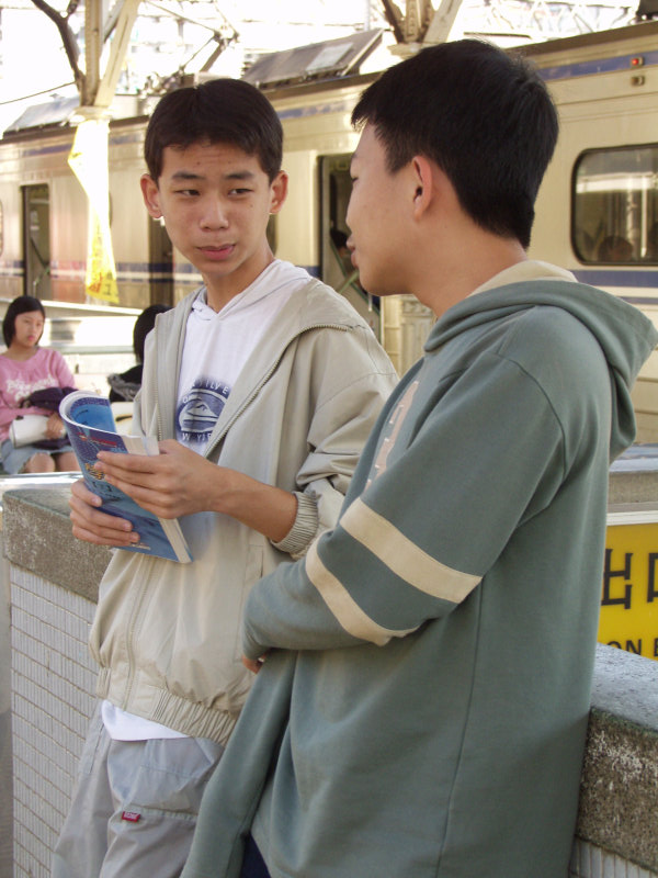 台灣鐵路旅遊攝影台中火車站月台旅客2002年攝影照片292