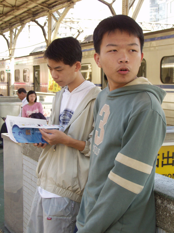 台灣鐵路旅遊攝影台中火車站月台旅客2002年攝影照片293