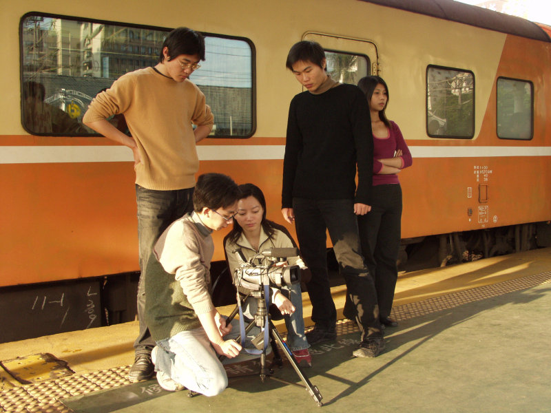 台灣鐵路旅遊攝影台中火車站月台旅客2002年攝影照片323