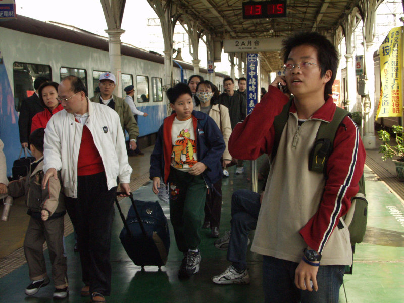 台灣鐵路旅遊攝影台中火車站月台旅客2003年攝影照片14