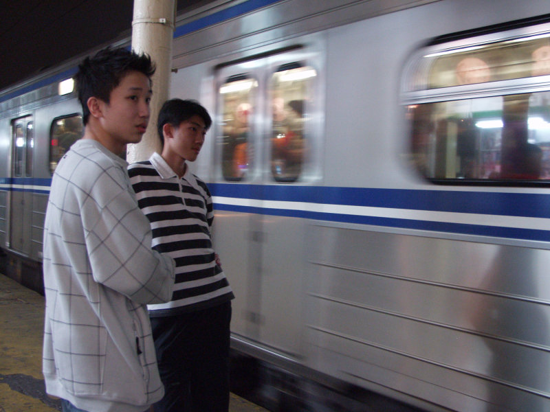 台灣鐵路旅遊攝影台中火車站月台旅客2003年攝影照片31