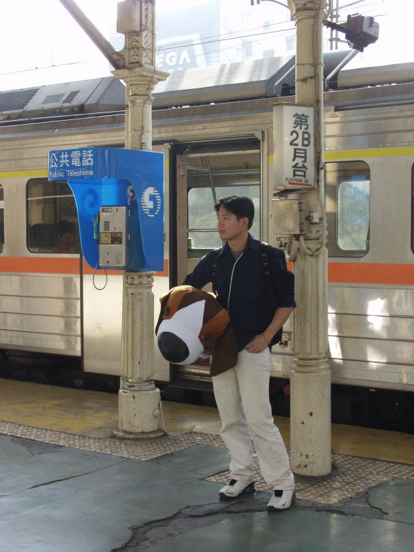 台灣鐵路旅遊攝影台中火車站月台旅客2003年攝影照片195
