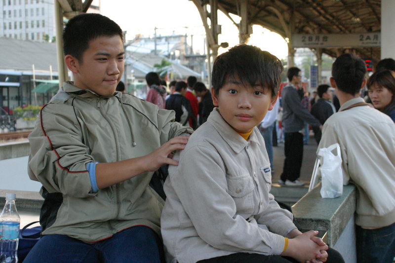 台灣鐵路旅遊攝影台中火車站月台旅客2004年攝影照片119