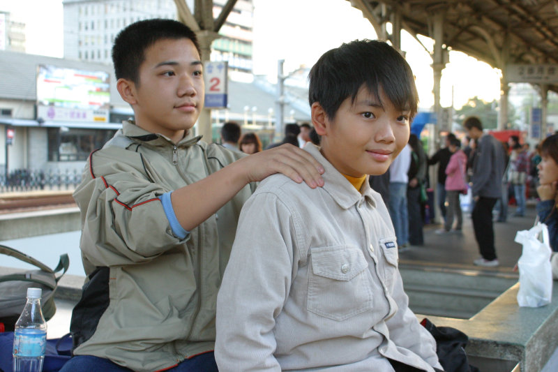 台灣鐵路旅遊攝影台中火車站月台旅客2004年攝影照片120