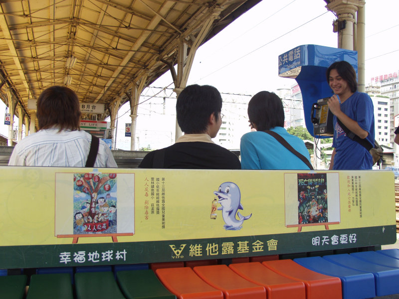 台灣鐵路旅遊攝影台中火車站月台旅客2004年攝影照片266