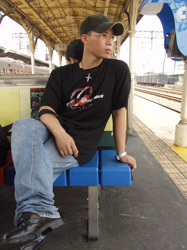 台灣鐵路旅遊攝影台中火車站月台旅客2004年攝影照片291