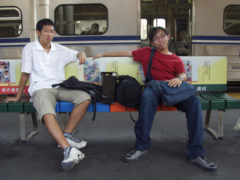 台灣鐵路旅遊攝影台中火車站月台旅客2004年攝影照片403