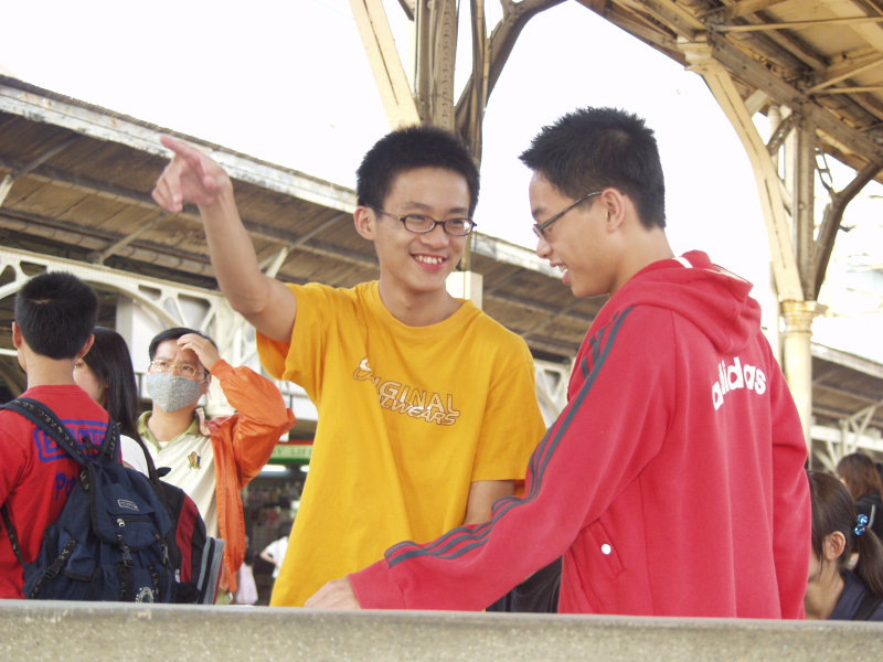 台灣鐵路旅遊攝影台中火車站月台旅客2004年攝影照片447