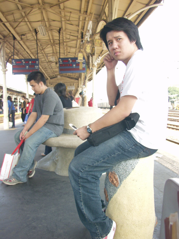 台灣鐵路旅遊攝影台中火車站月台旅客2004年攝影照片456