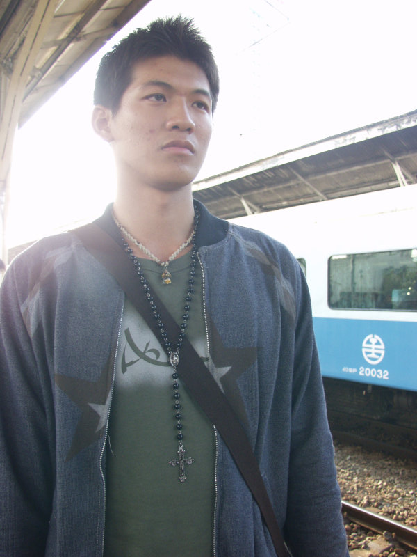 台灣鐵路旅遊攝影台中火車站月台旅客2004年攝影照片462
