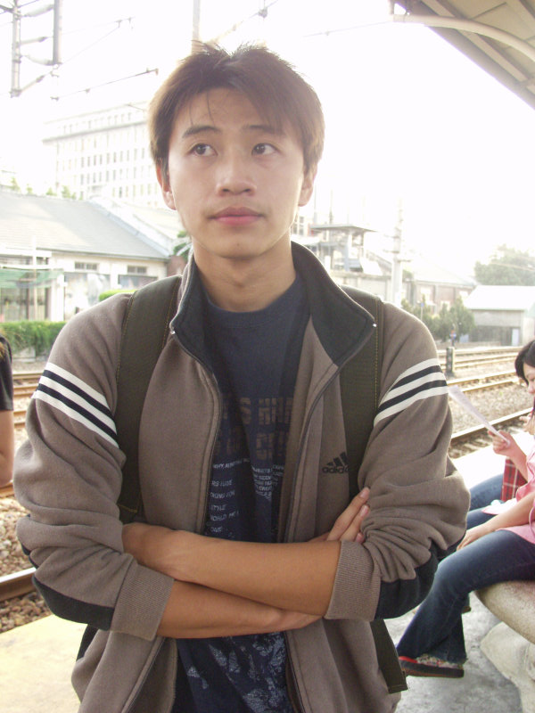 台灣鐵路旅遊攝影台中火車站月台旅客2004年攝影照片466