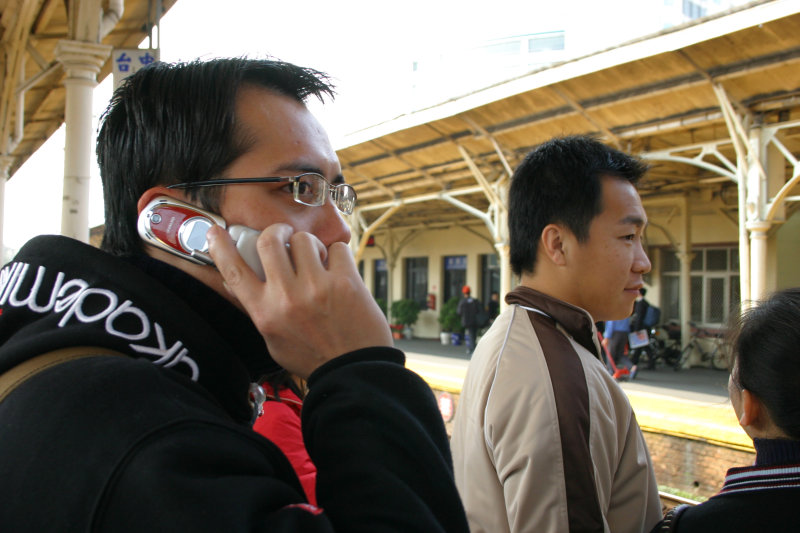台灣鐵路旅遊攝影台中火車站月台旅客2005年攝影照片41