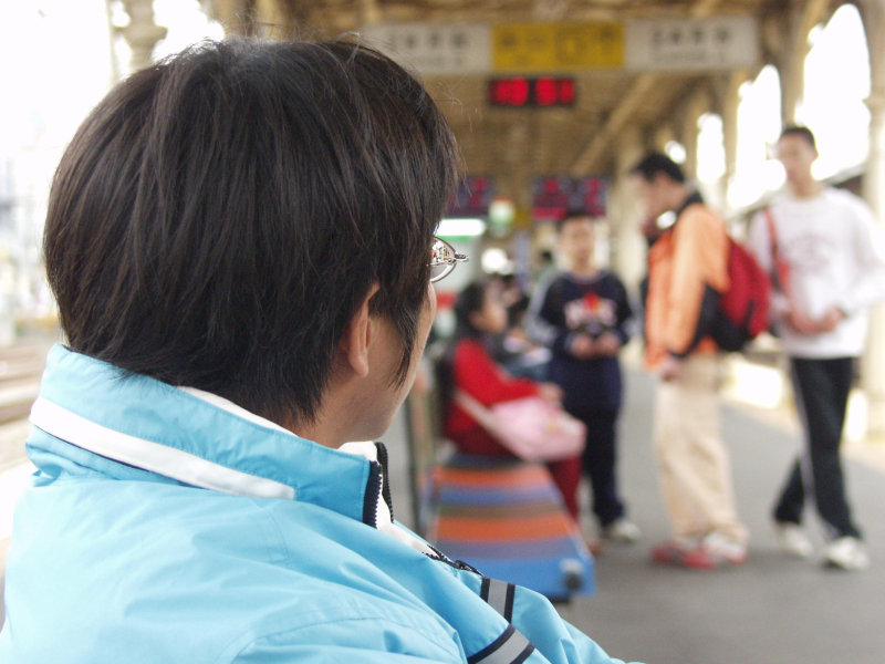 台灣鐵路旅遊攝影台中火車站月台旅客2005年攝影照片89