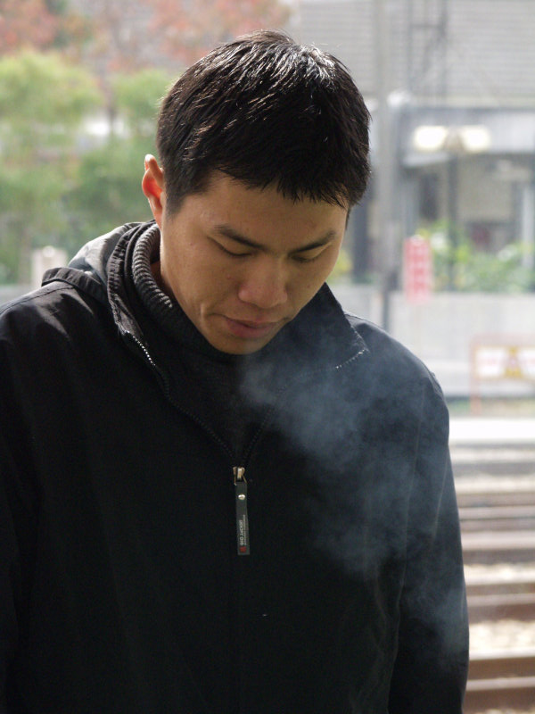 台灣鐵路旅遊攝影台中火車站月台旅客特寫2003攝影照片20