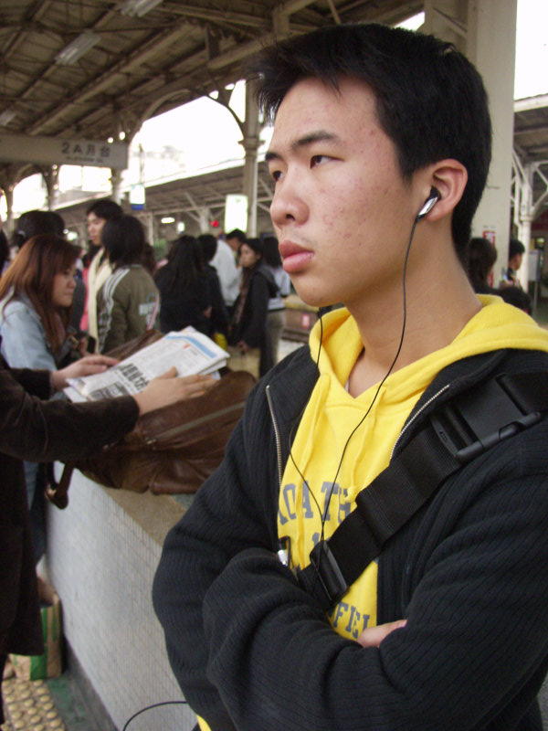 台灣鐵路旅遊攝影台中火車站月台旅客特寫2004攝影照片89